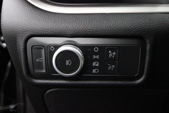 Used 2022 Ford Explorer XLT w/ Equipment Group 202A image 16