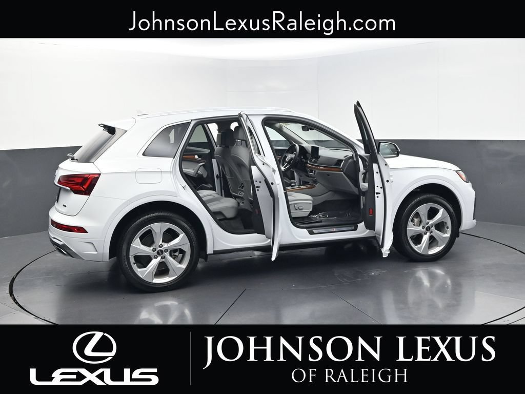 Used 2023 Audi Q5 2.0T Premium Plus w/ Premium Plus Package AWD/4WD image 31