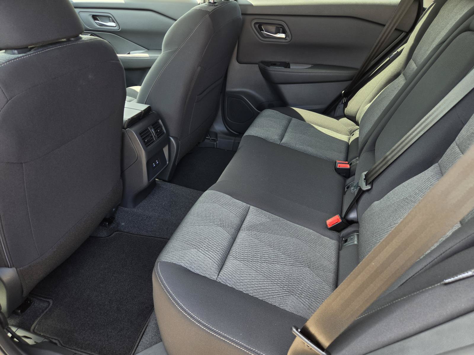 New 2026 Nissan Rogue SV FWD image 14