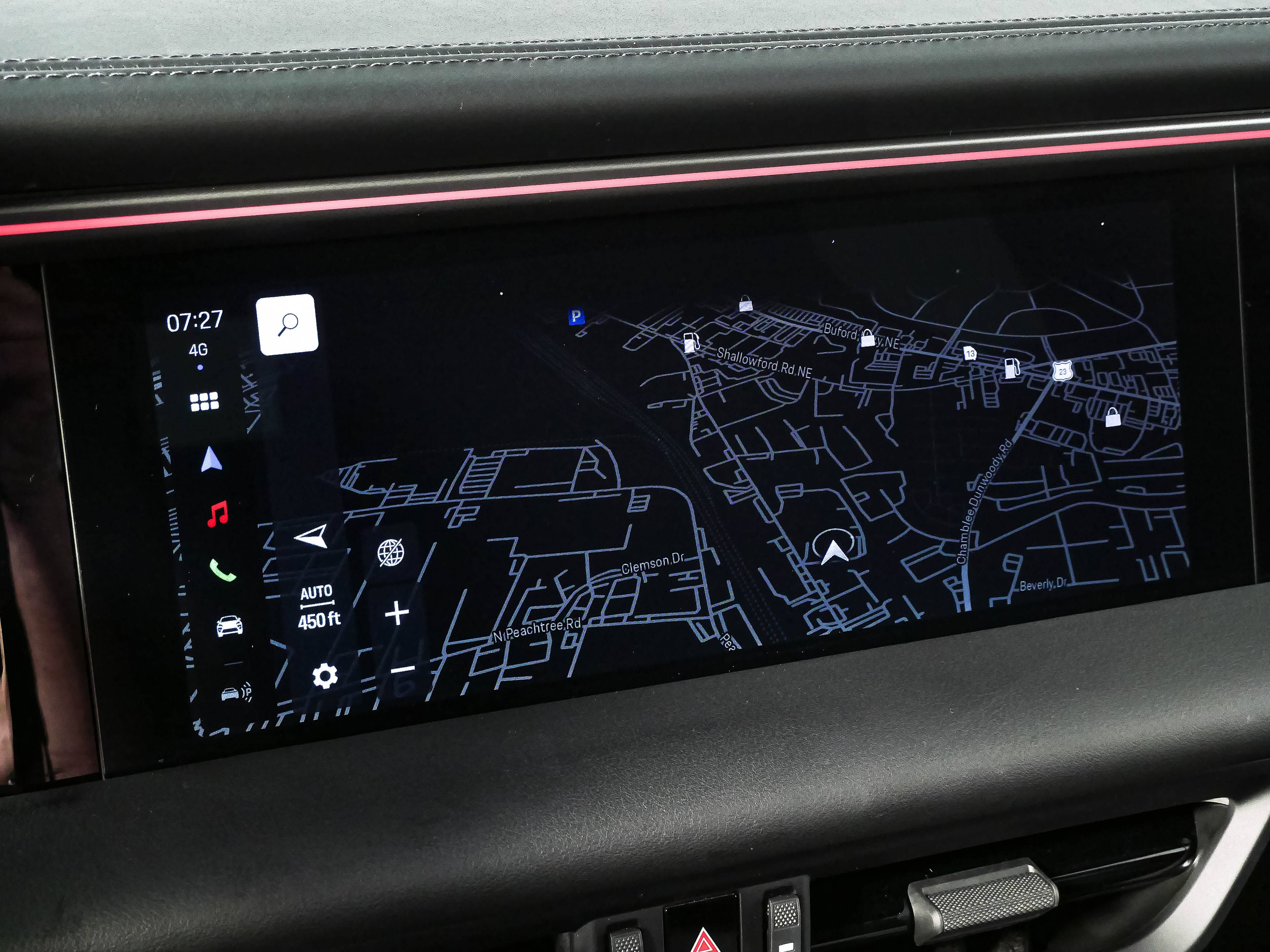 Certified 2025 Porsche Macan Electric RWD image 15