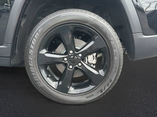 Used 2024 Jeep Grand Cherokee Altitude AWD/4WD image 31