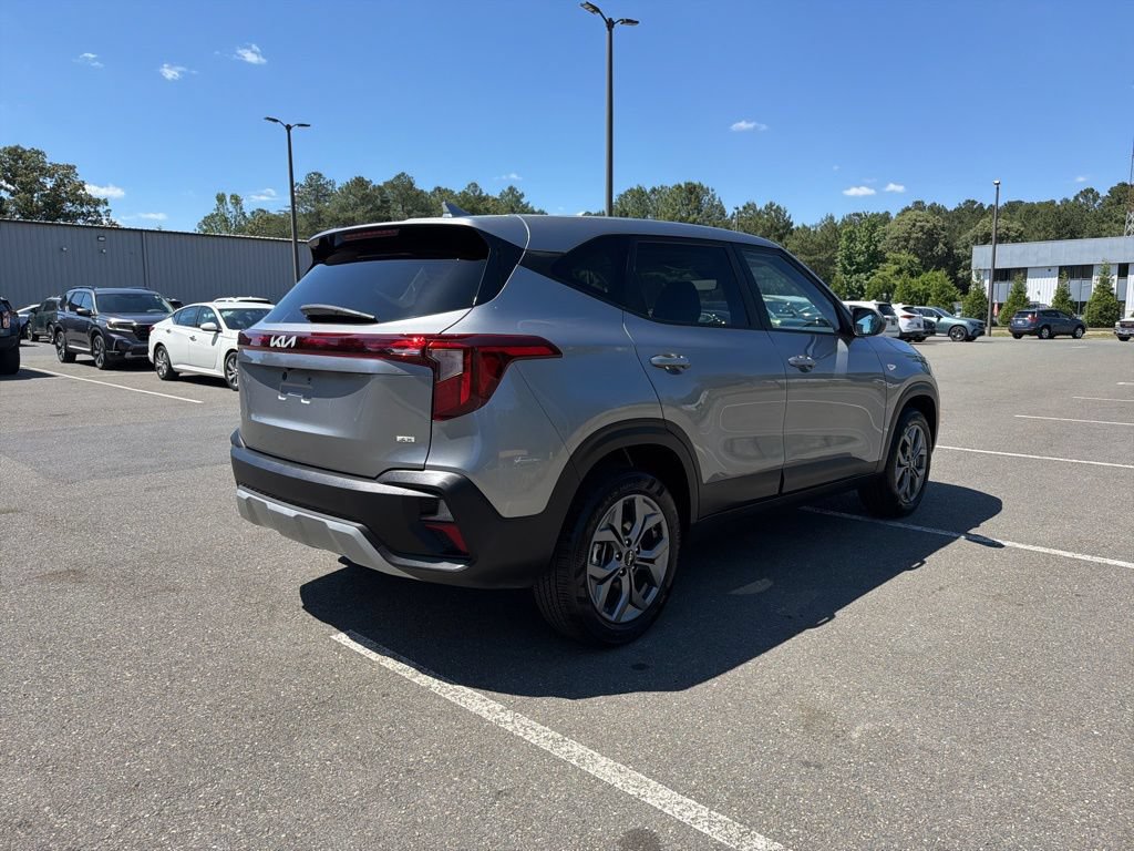 Certified 2025 Kia Seltos LX AWD/4WD image 5