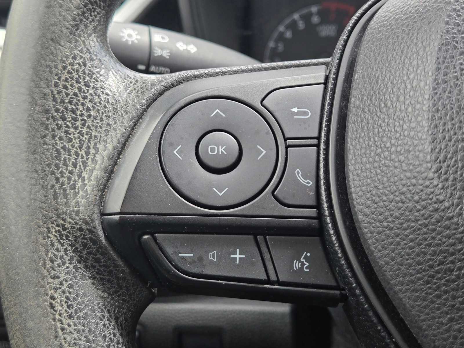 Used 2020 Toyota Corolla LE w/ Carpet Mat Package (TMS) FWD image 26