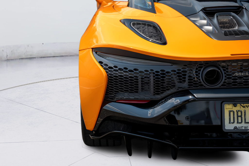 Used 2025 McLaren Artura Spider RWD image 27