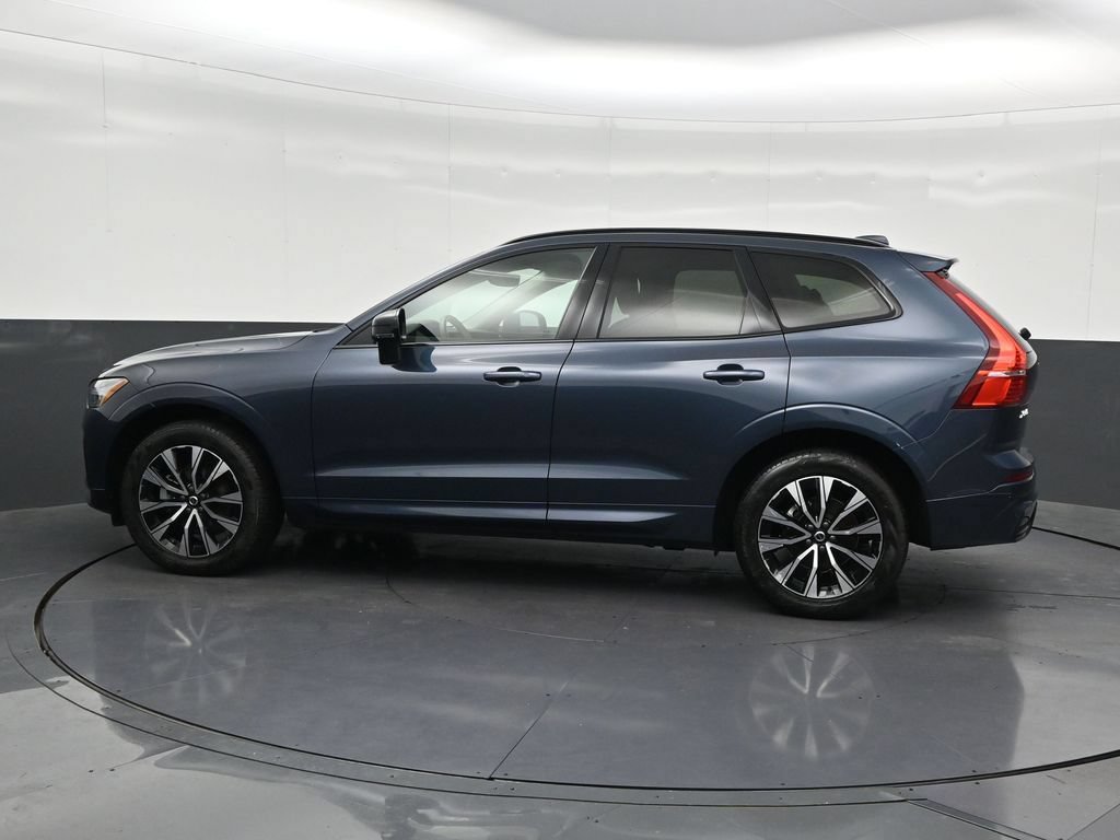 Certified 2024 Volvo XC60 B5 Core AWD/4WD image 2