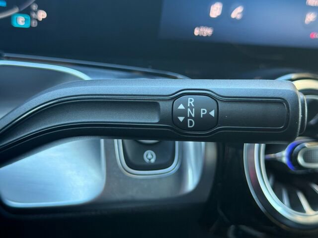 Used 2025 Mercedes-Benz GLB 250 image 27