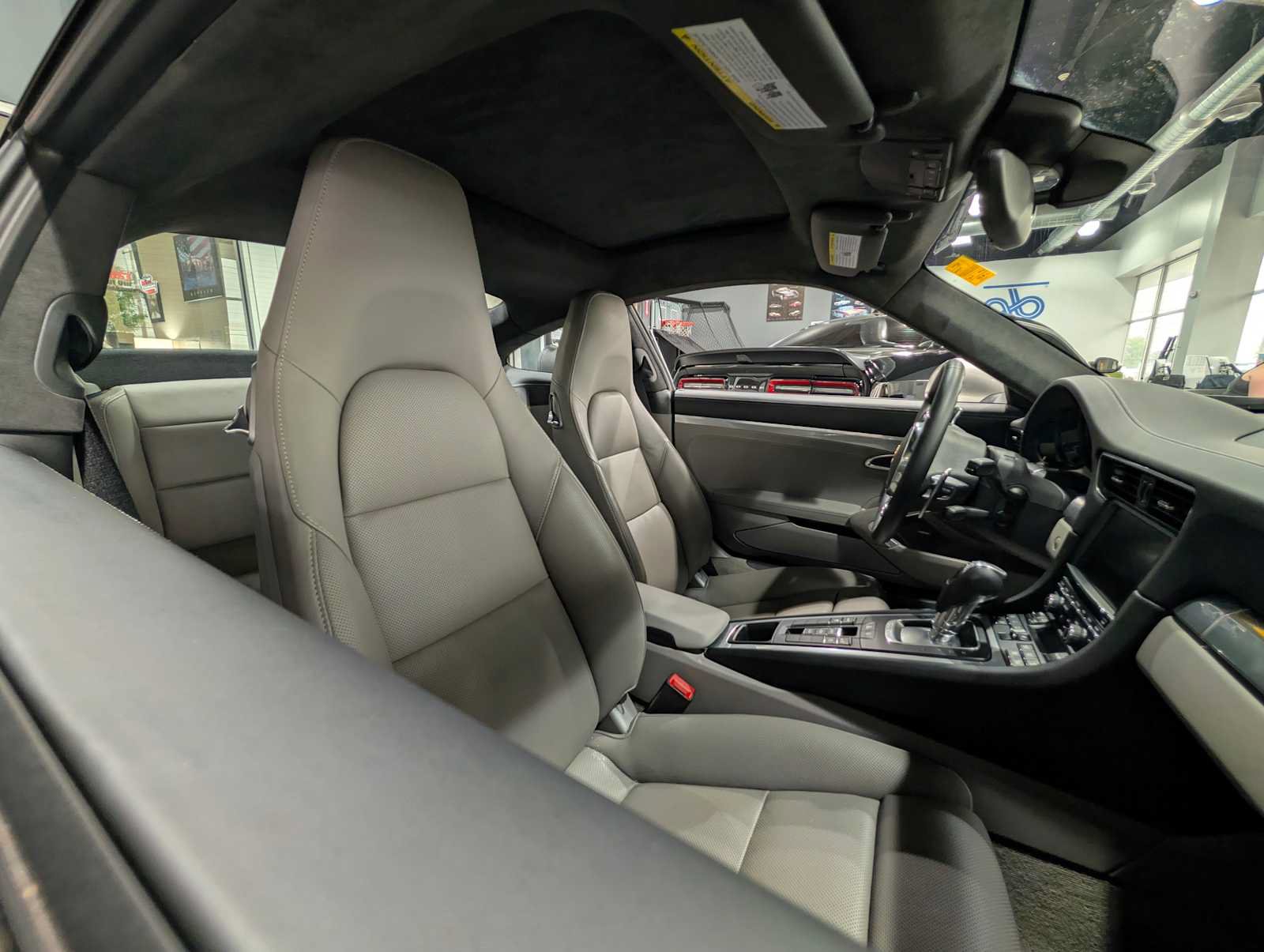 Used 2012 Porsche 911 Carrera RWD image 9
