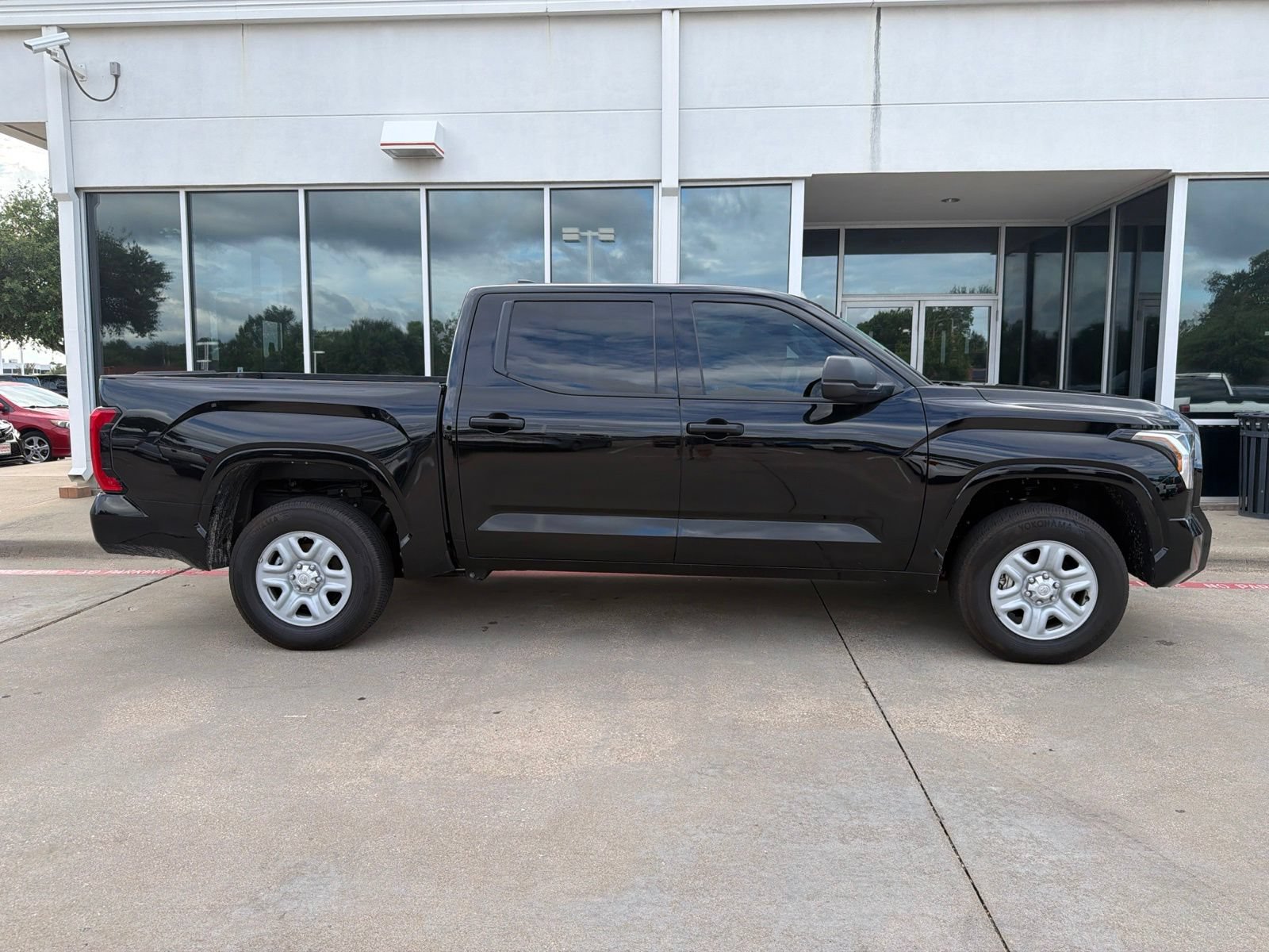 Used 2026 Toyota Tundra SR AWD/4WD image 4