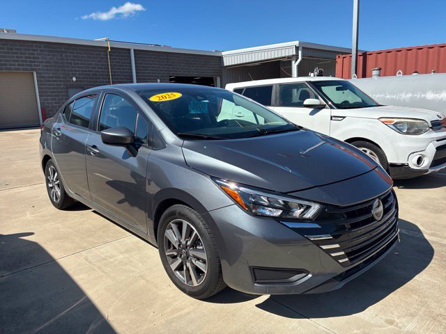 Used 2025 Nissan Versa SV FWD image 2