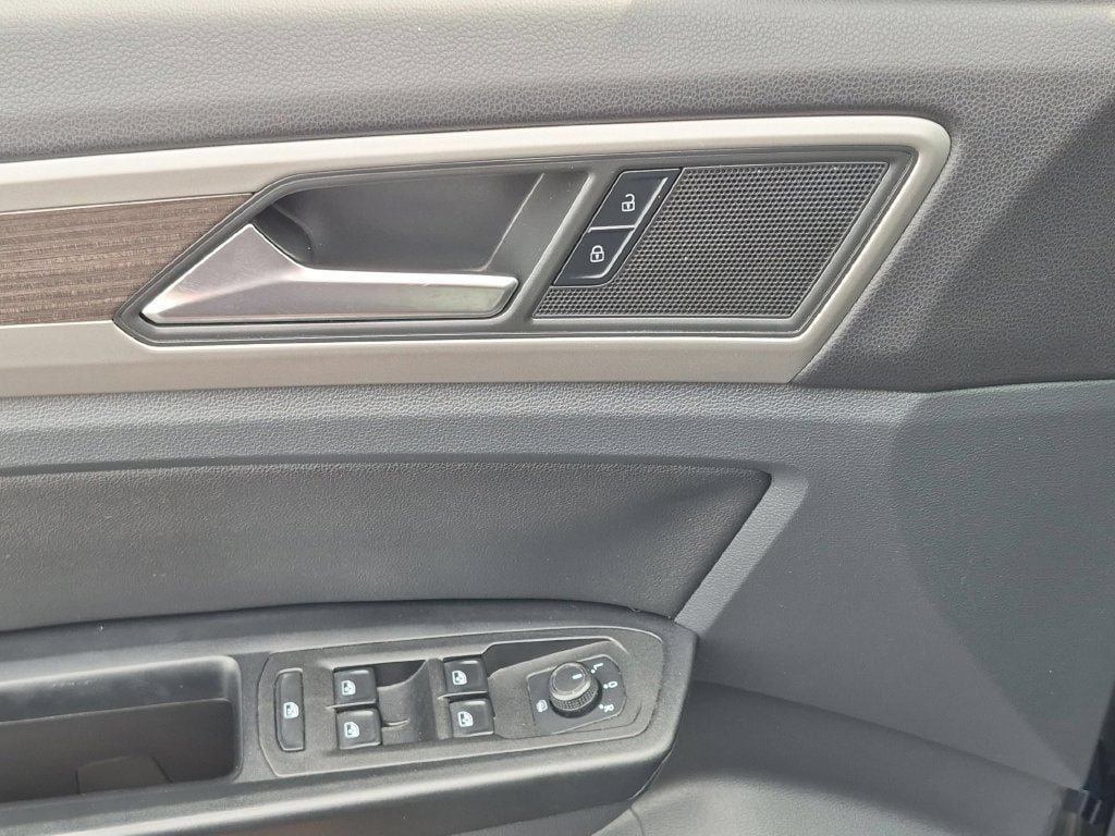 Used 2020 Volkswagen Atlas SE w/ Panoramic Sunroof Package FWD image 10