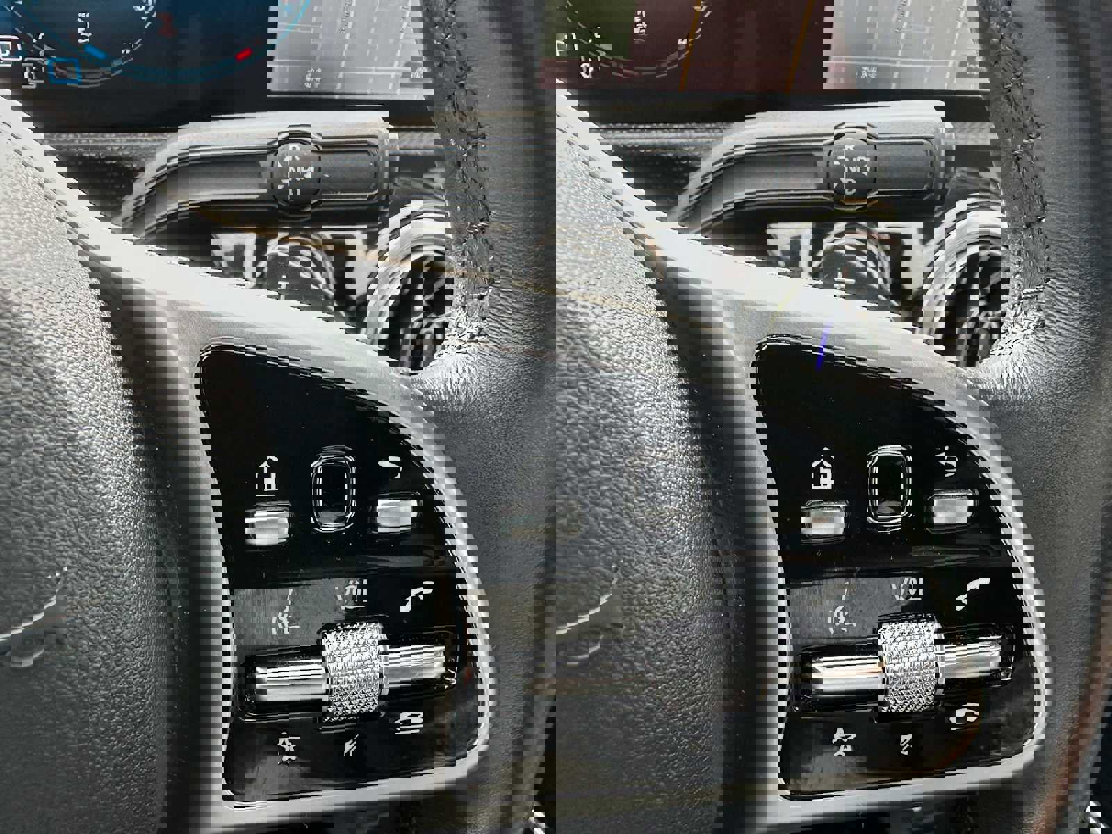 Used 2022 Mercedes-Benz CLA 250 4MATIC image 36