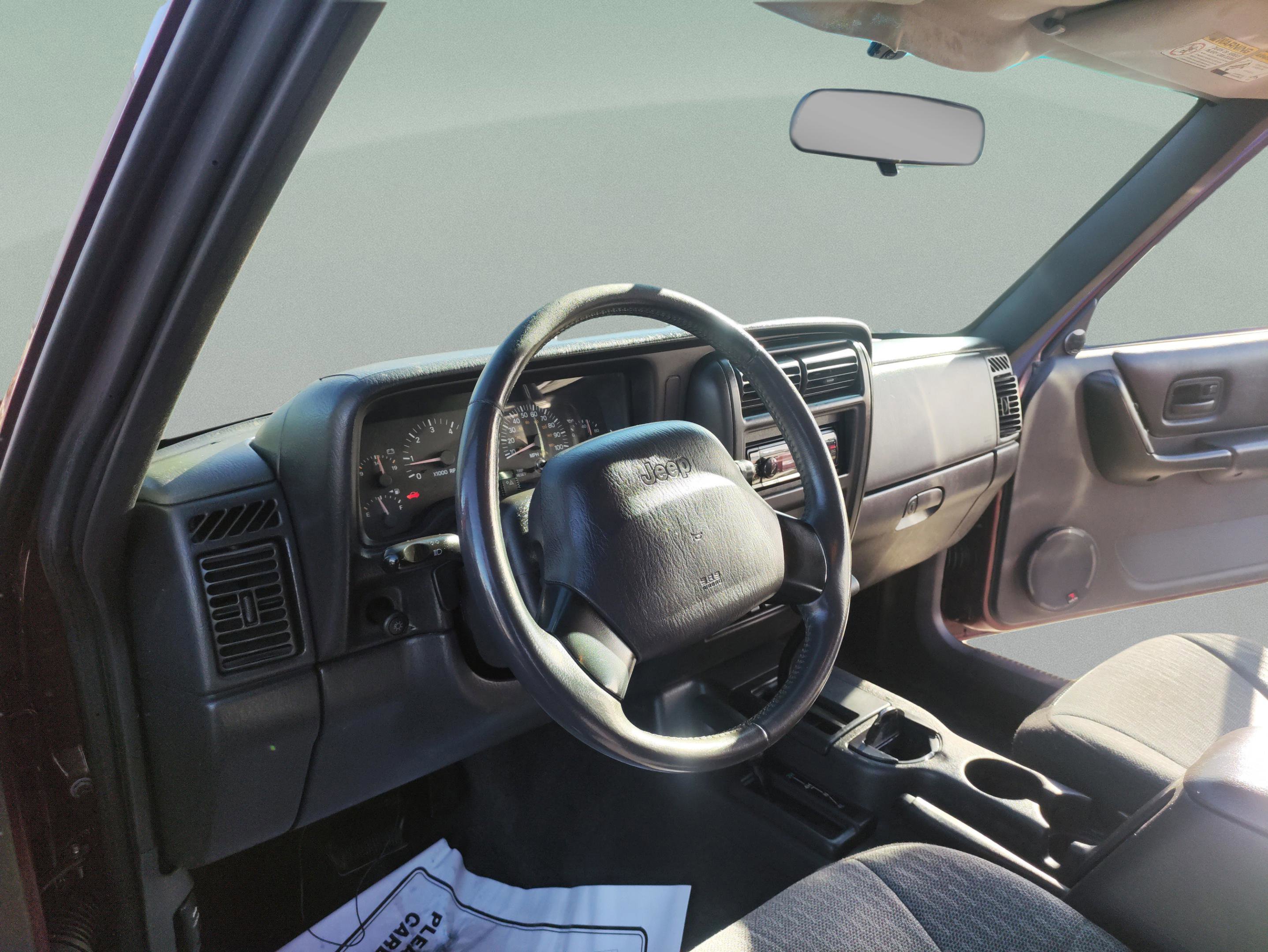 Used 2001 Jeep Cherokee Sport image 29