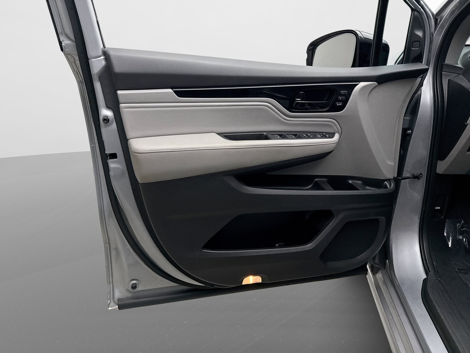 Used 2023 Honda Odyssey Elite image 9