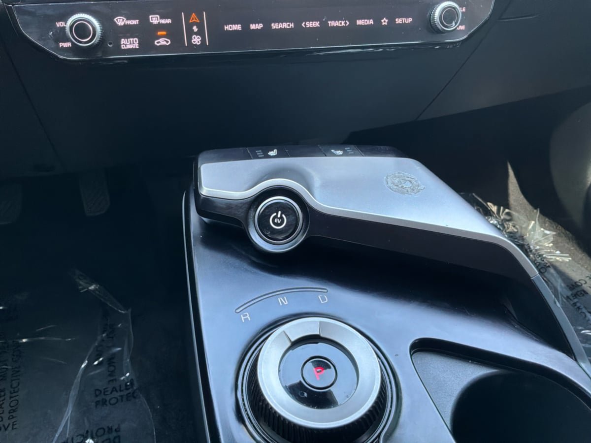 Used 2025 Kia EV6 Light RWD image 17