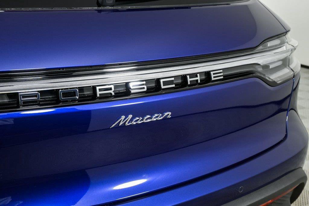 Used 2026 Porsche Macan AWD/4WD image 37