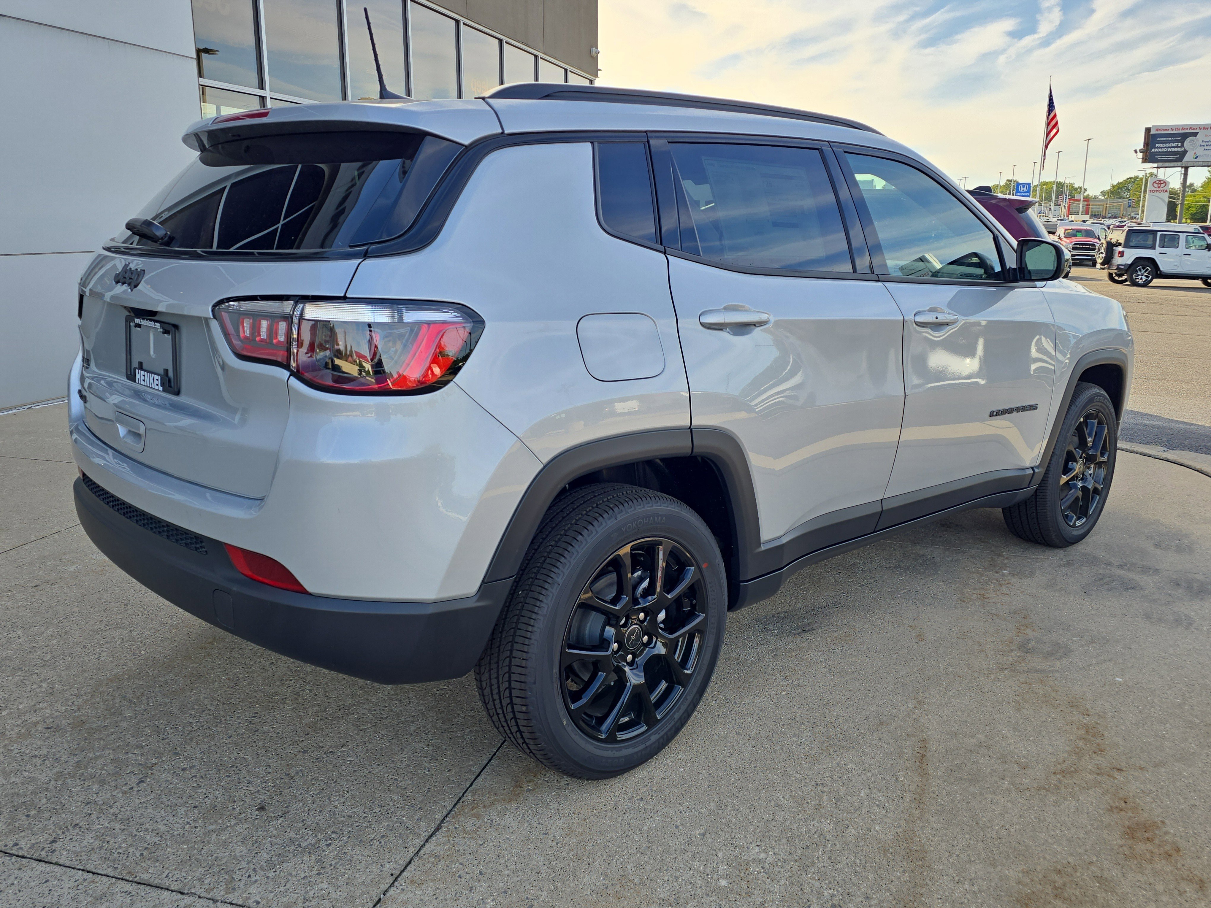 New 2026 Jeep Compass Latitude w/ Quick Order Package 29K image 4