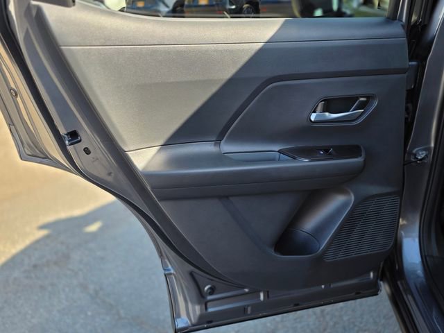 Used 2025 Nissan Kicks SV image 19