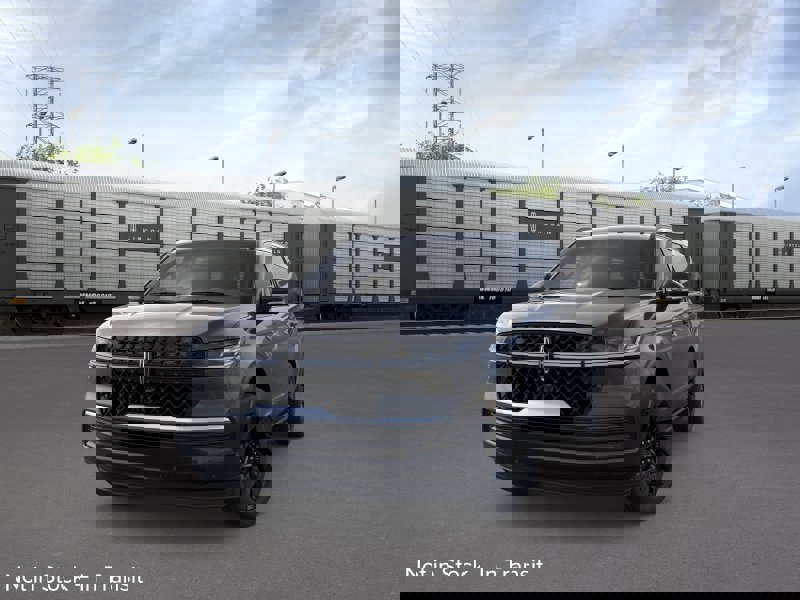 New 2026 Lincoln Navigator L Reserve AWD/4WD image 15