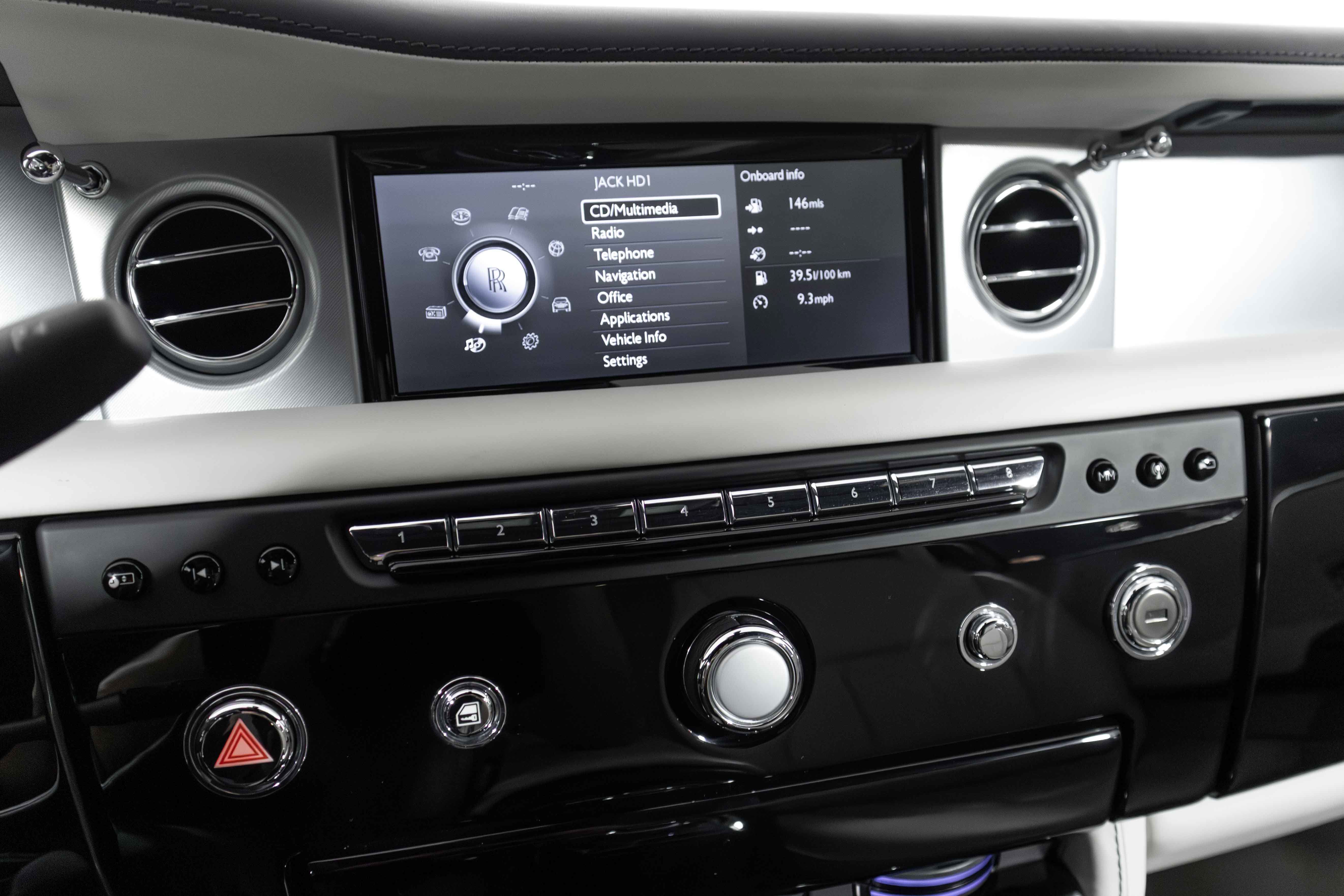 Used 2013 Rolls-Royce Phantom Drophead Coupe image 29