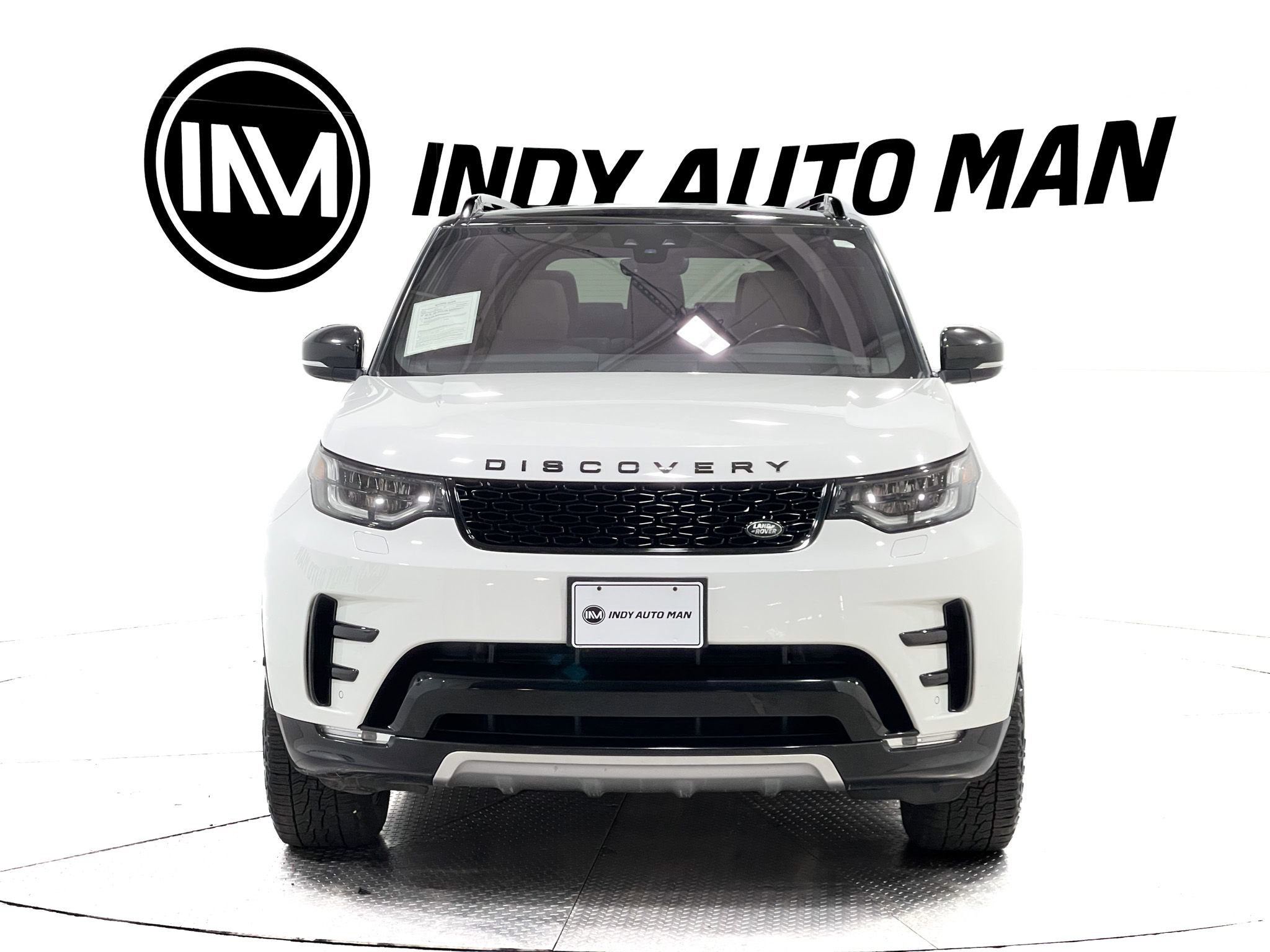 Used 2020 Land Rover Discovery Landmark AWD/4WD image 9