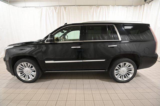 Used 2020 Cadillac Escalade Platinum AWD/4WD image 11