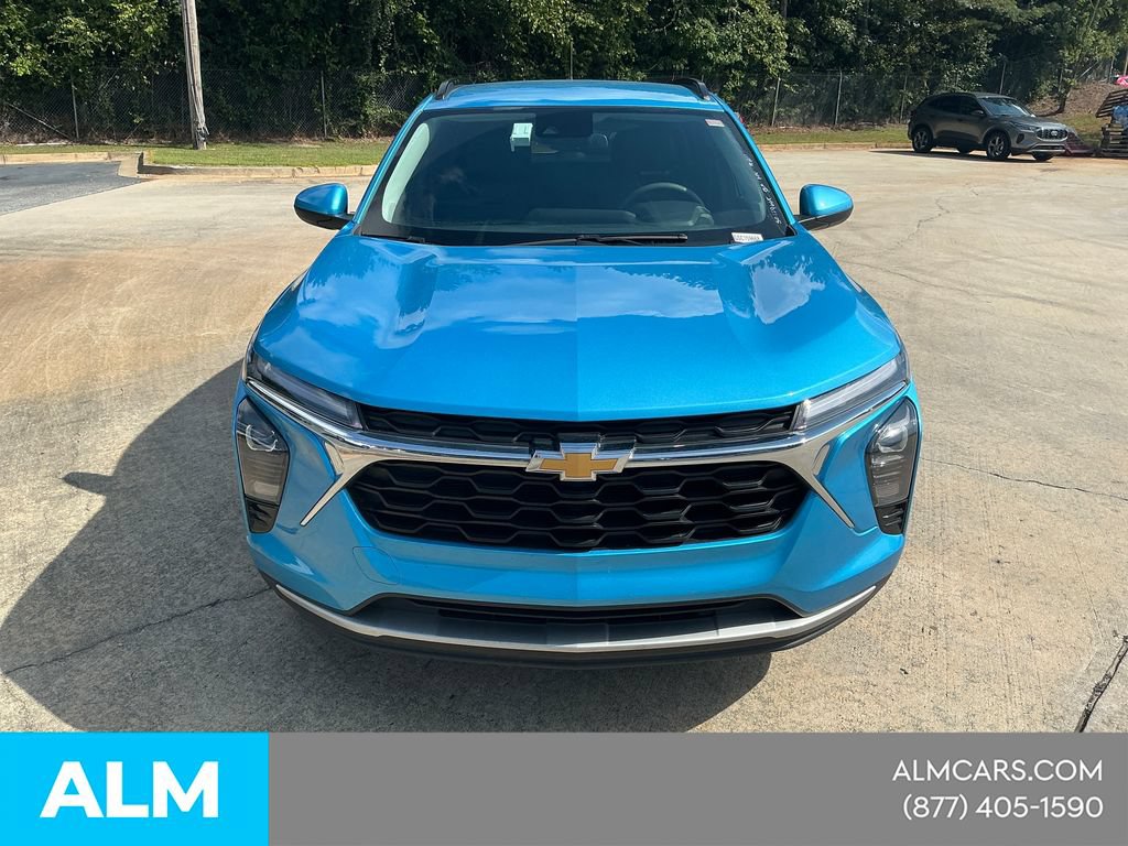Used 2025 Chevrolet Trax LT FWD image 10