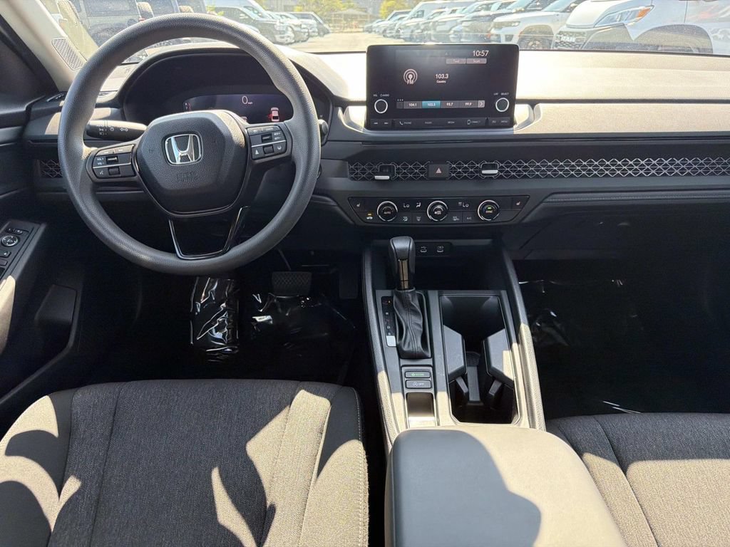 Used 2025 Honda Accord SE image 17