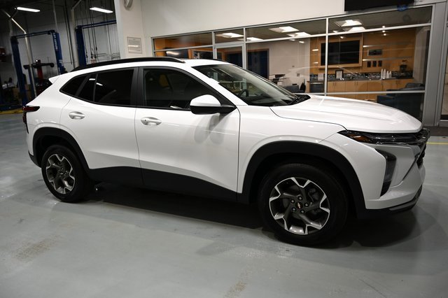 New 2026 GMC Canyon Elevation w/ Convenience Package image 4