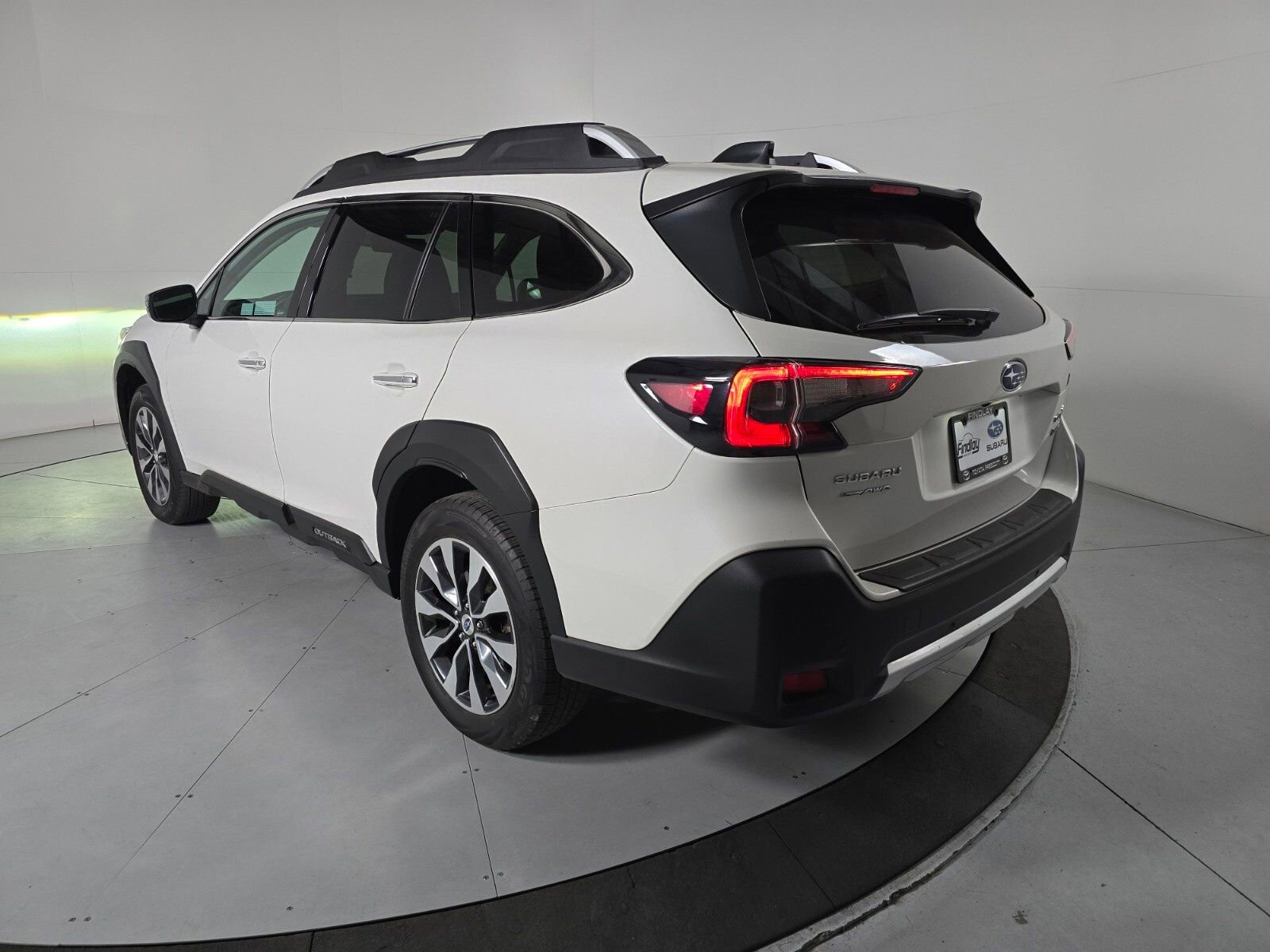 Certified 2023 Subaru Outback Touring XT image 3