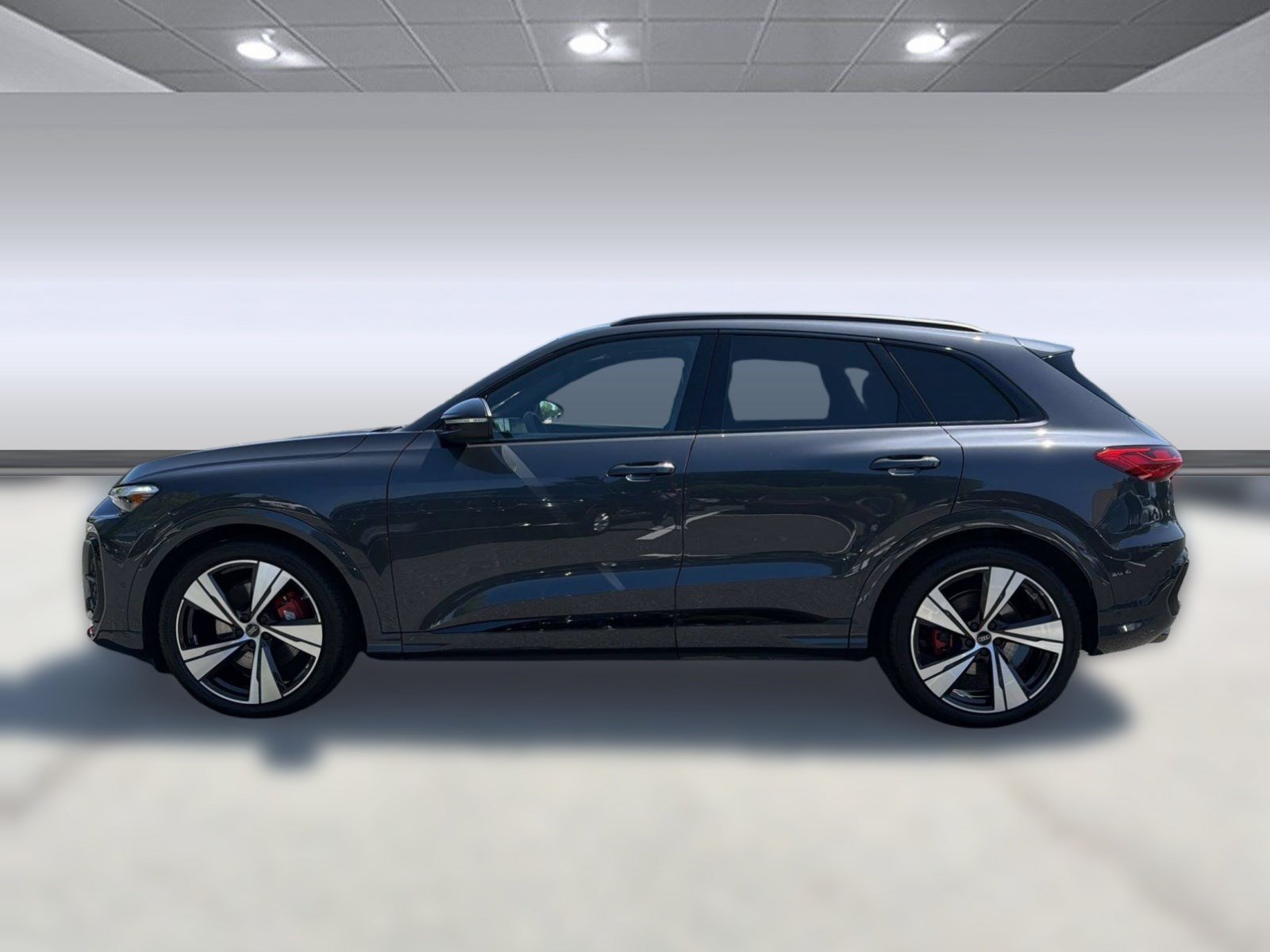Certified 2025 Audi SQ5 Prestige AWD/4WD image 2