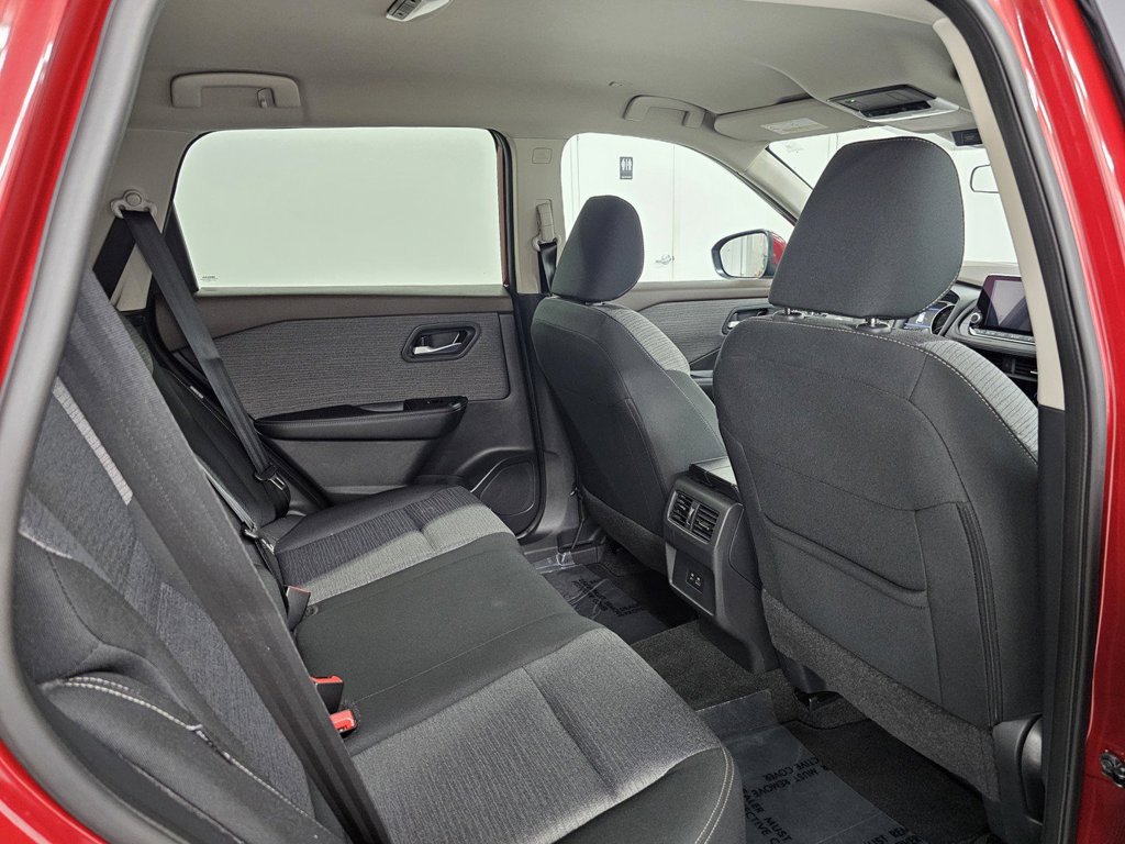 Used 2023 Nissan Rogue SV AWD/4WD image 22