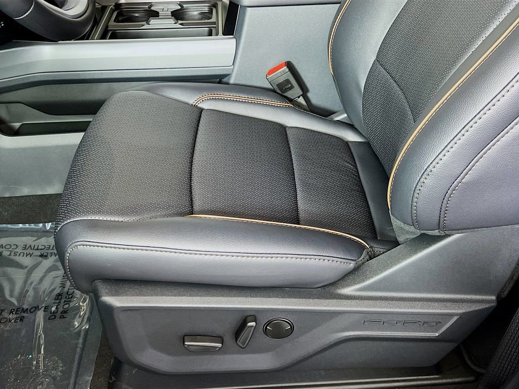 New 2026 Ford F250 Lariat w/ Black Appearance Package image 23