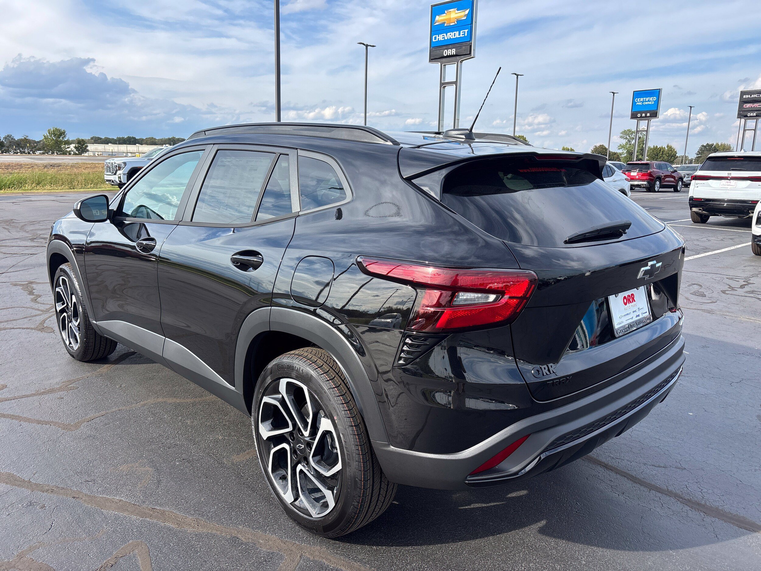 New 2026 Chevrolet Trax RS w/ Sunroof Package FWD image 4