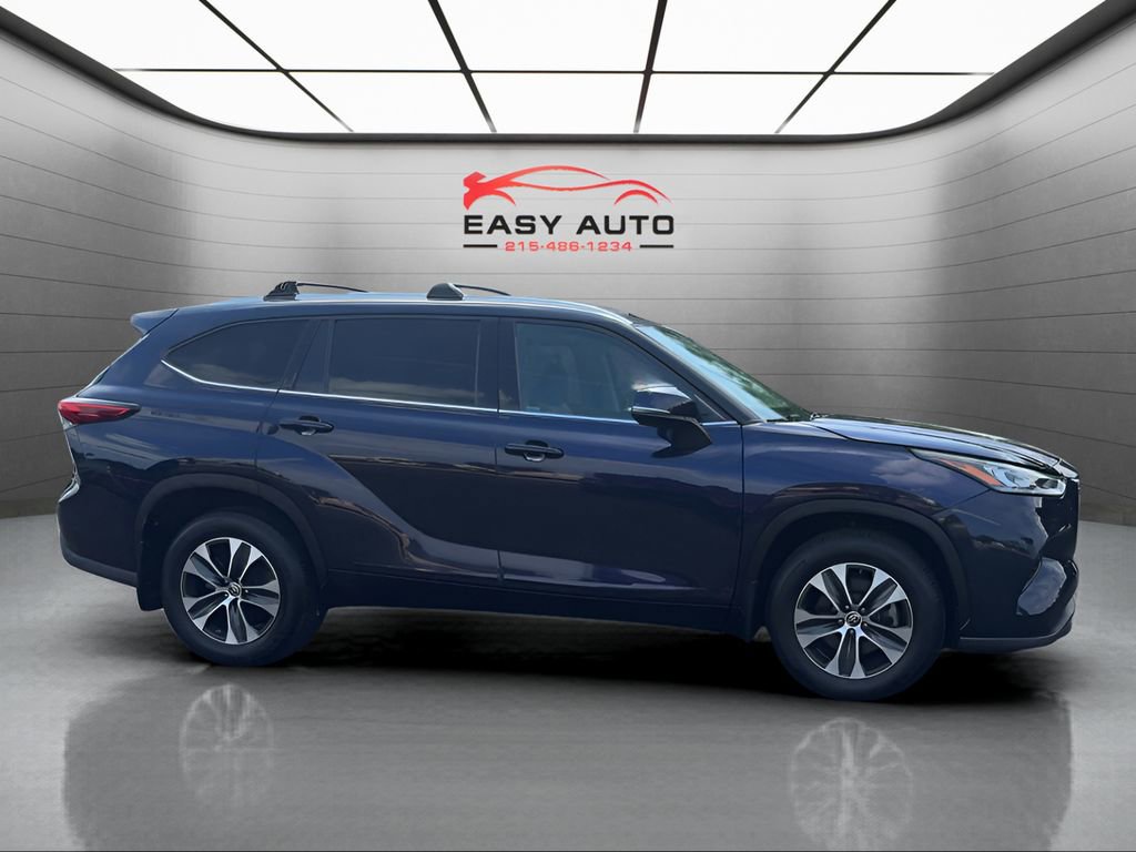 Used 2020 Toyota Highlander XLE image 12