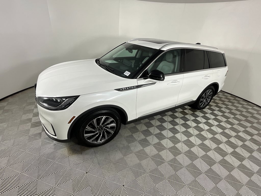 Used 2025 Lincoln Aviator 2WD w/ Equipment Group 101A image 9
