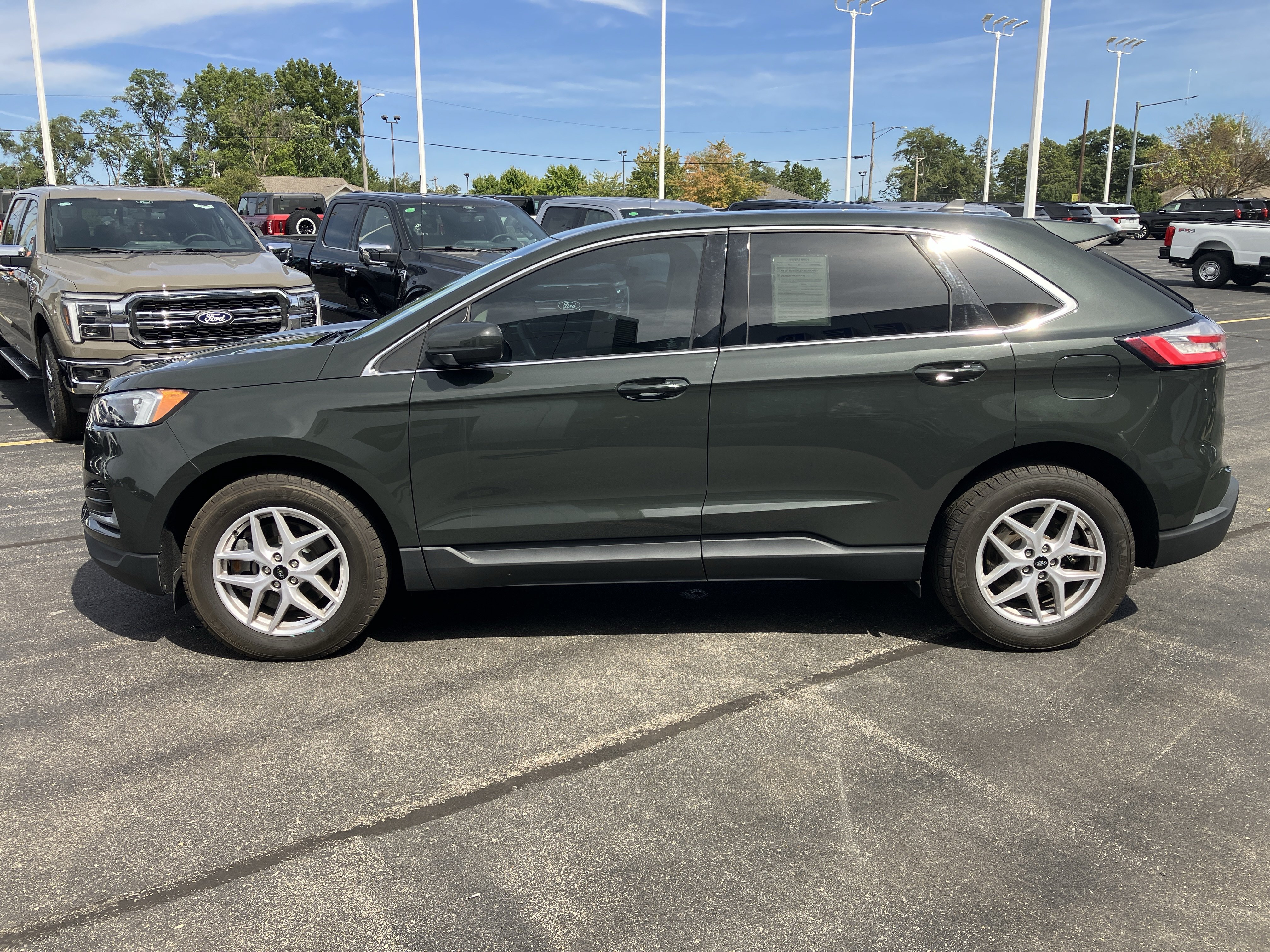 Used 2024 Ford Edge SEL w/ Class II Trailer Tow Package AWD/4WD image 4