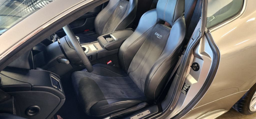 Used 2009 Aston Martin DBS Coupe RWD image 27