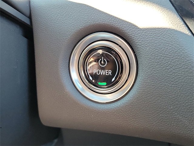 Used 2025 Cadillac Lyriq Luxury image 13