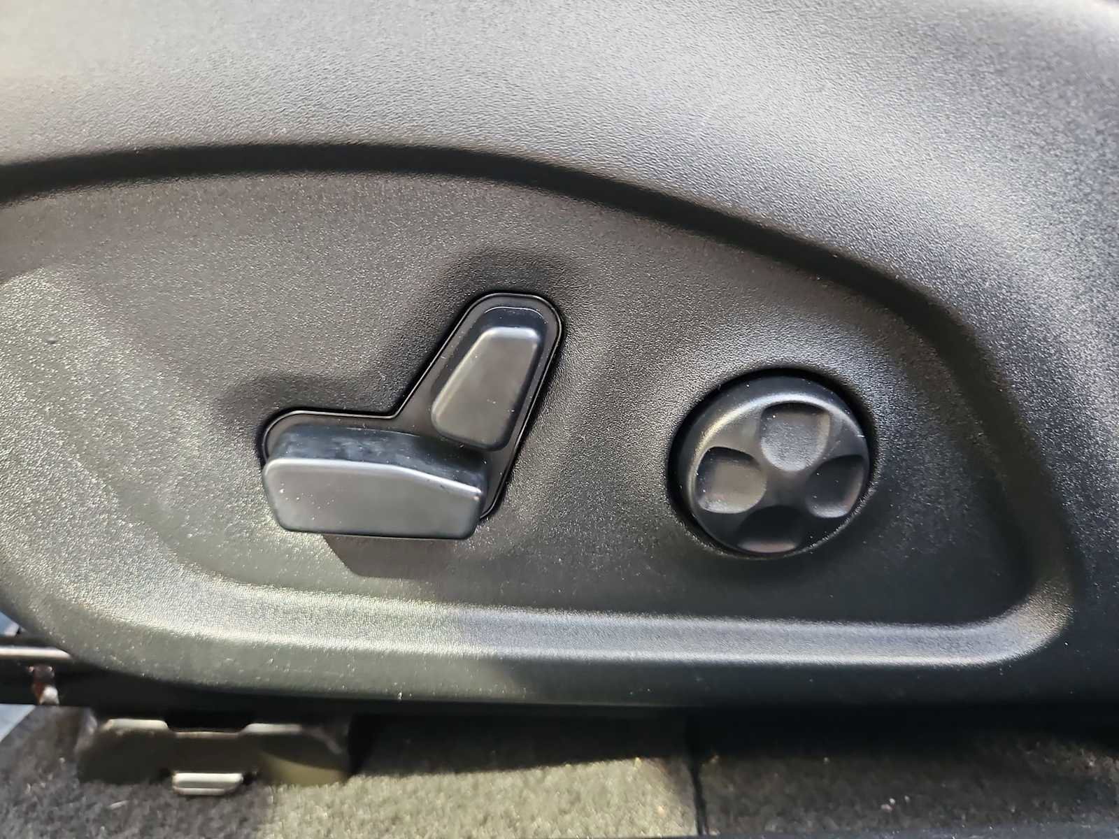 Used 2020 Jeep Compass Limited image 18