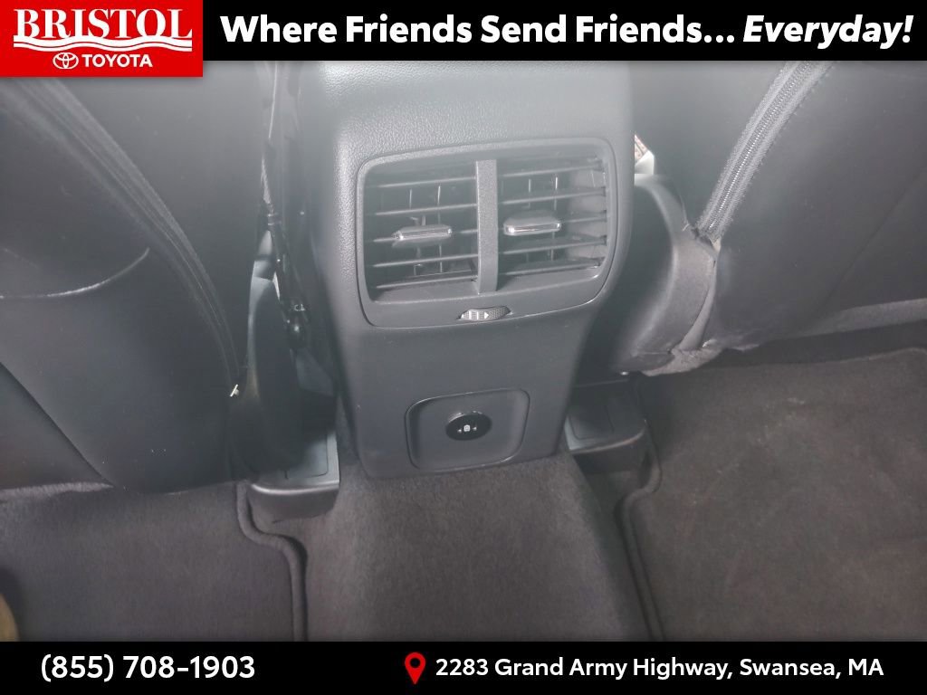 Used 2025 Ford Escape ST-Line image 17