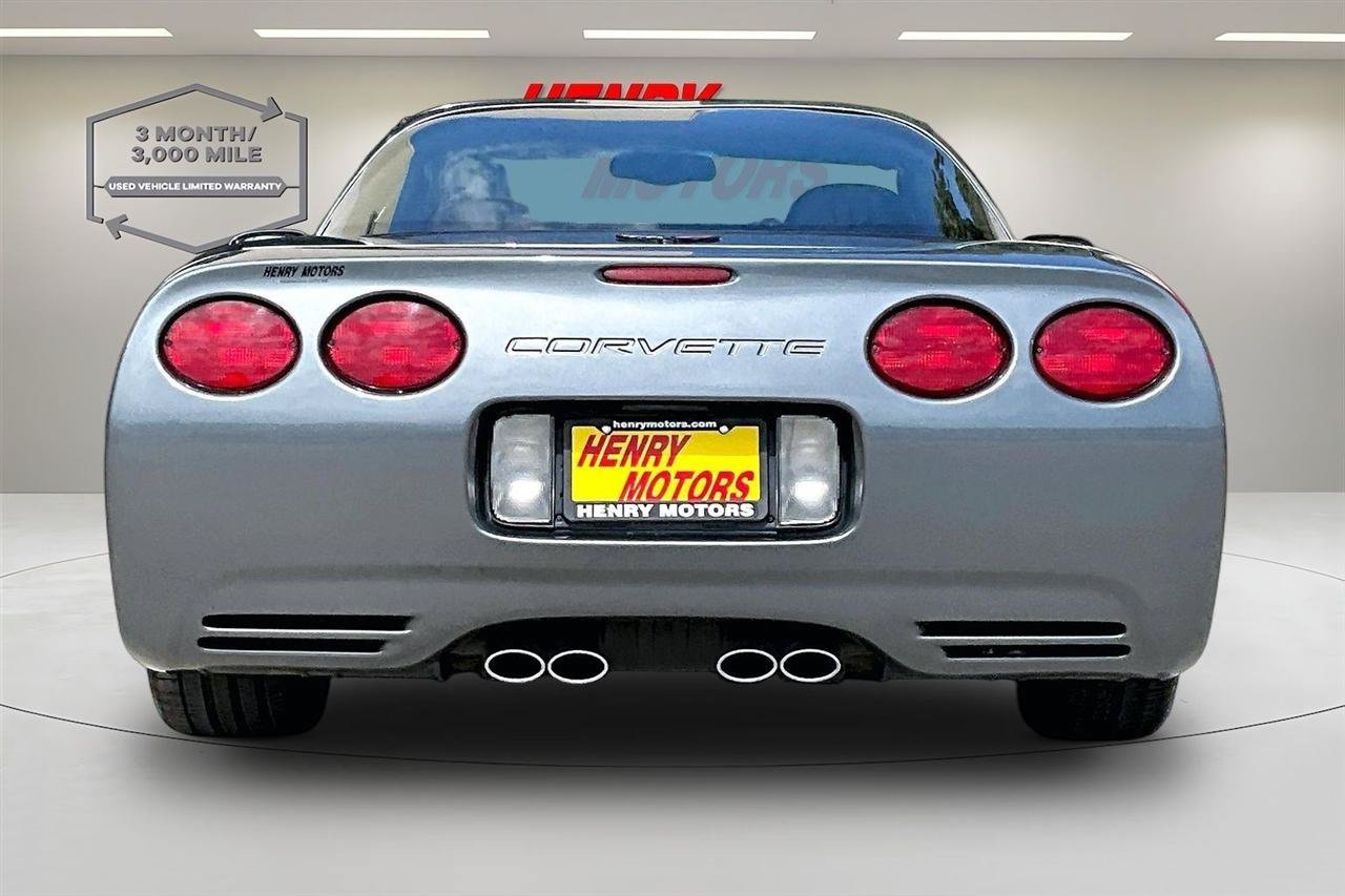 Used 2004 Chevrolet Corvette Coupe w/ Roof Package RWD image 5
