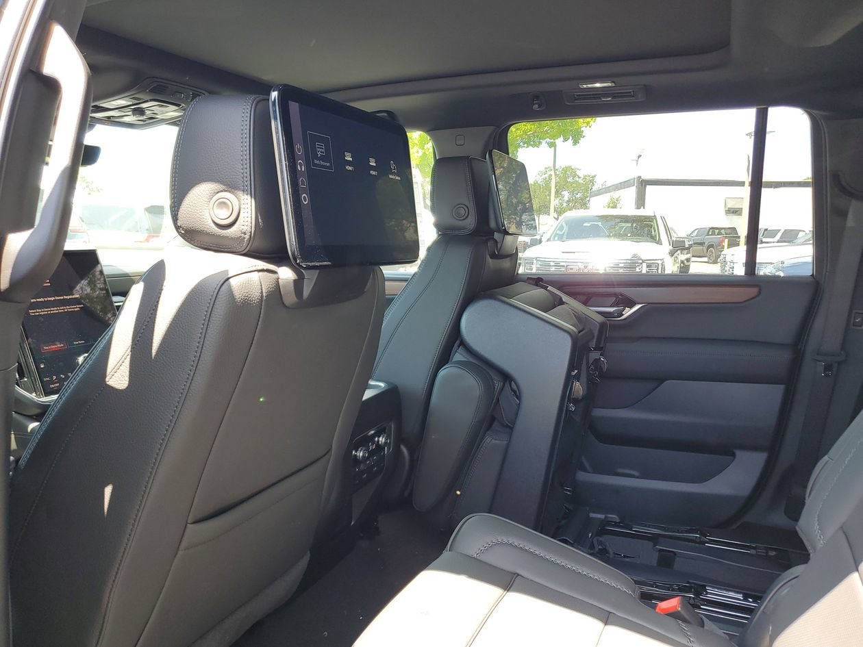 New 2026 GMC Yukon XL Denali w/ Denali Reserve Package AWD/4WD image 10