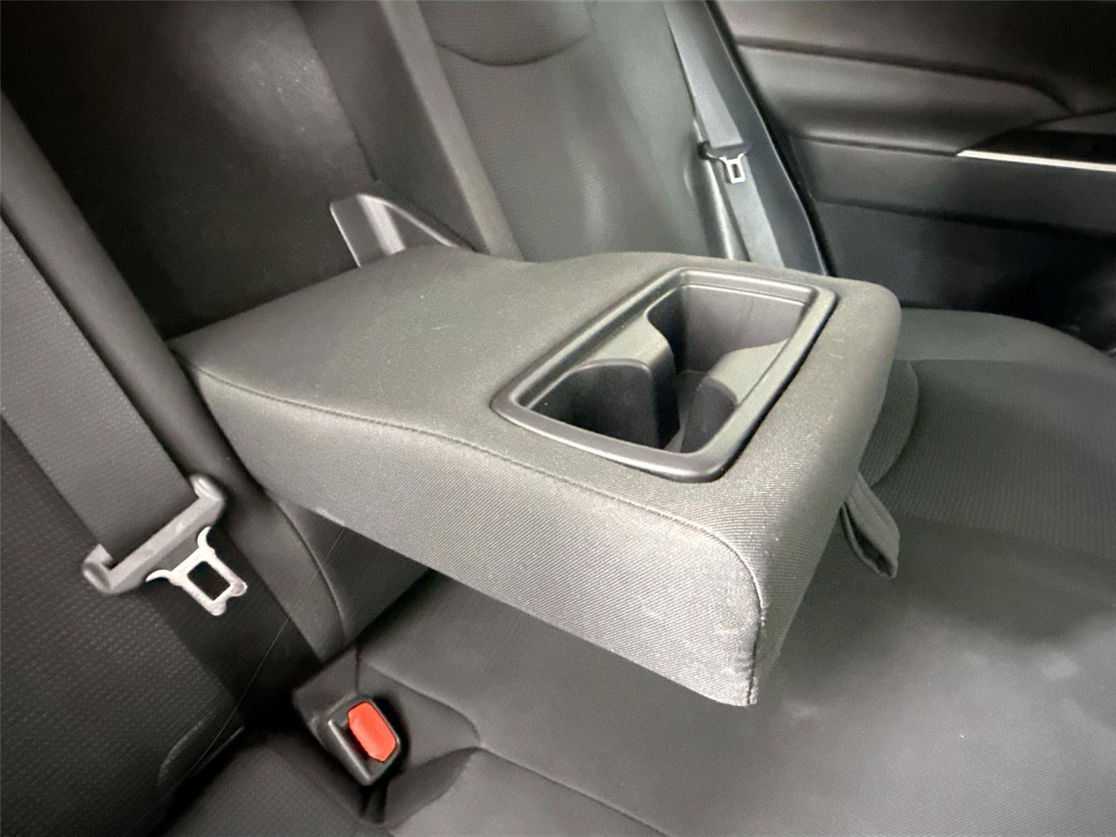 Used 2022 Toyota RAV4 LE FWD image 37