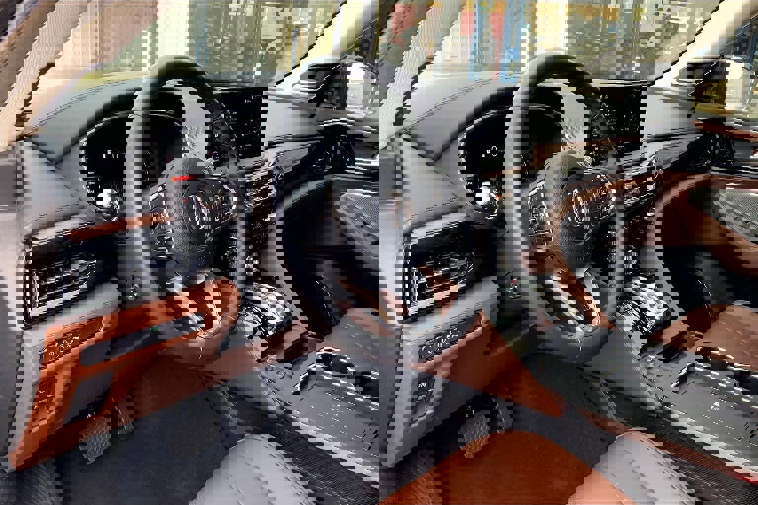 Used 2025 Acura MDX FWD w/ Technology Package image 16