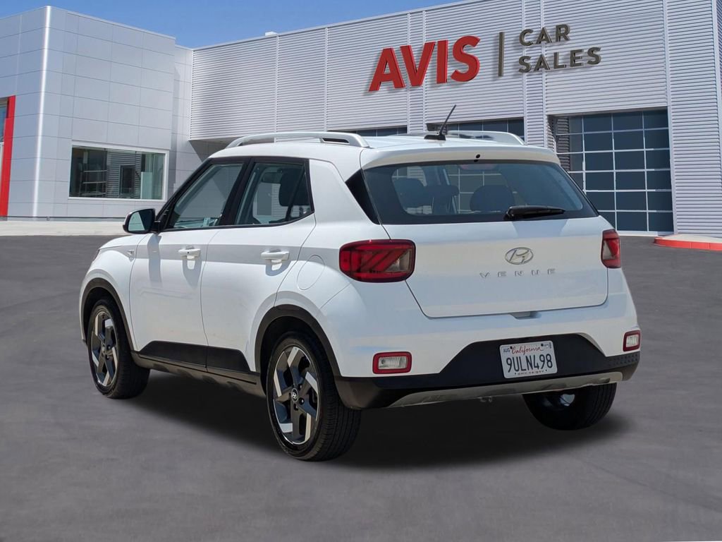 Used 2025 Hyundai Venue SEL FWD image 9
