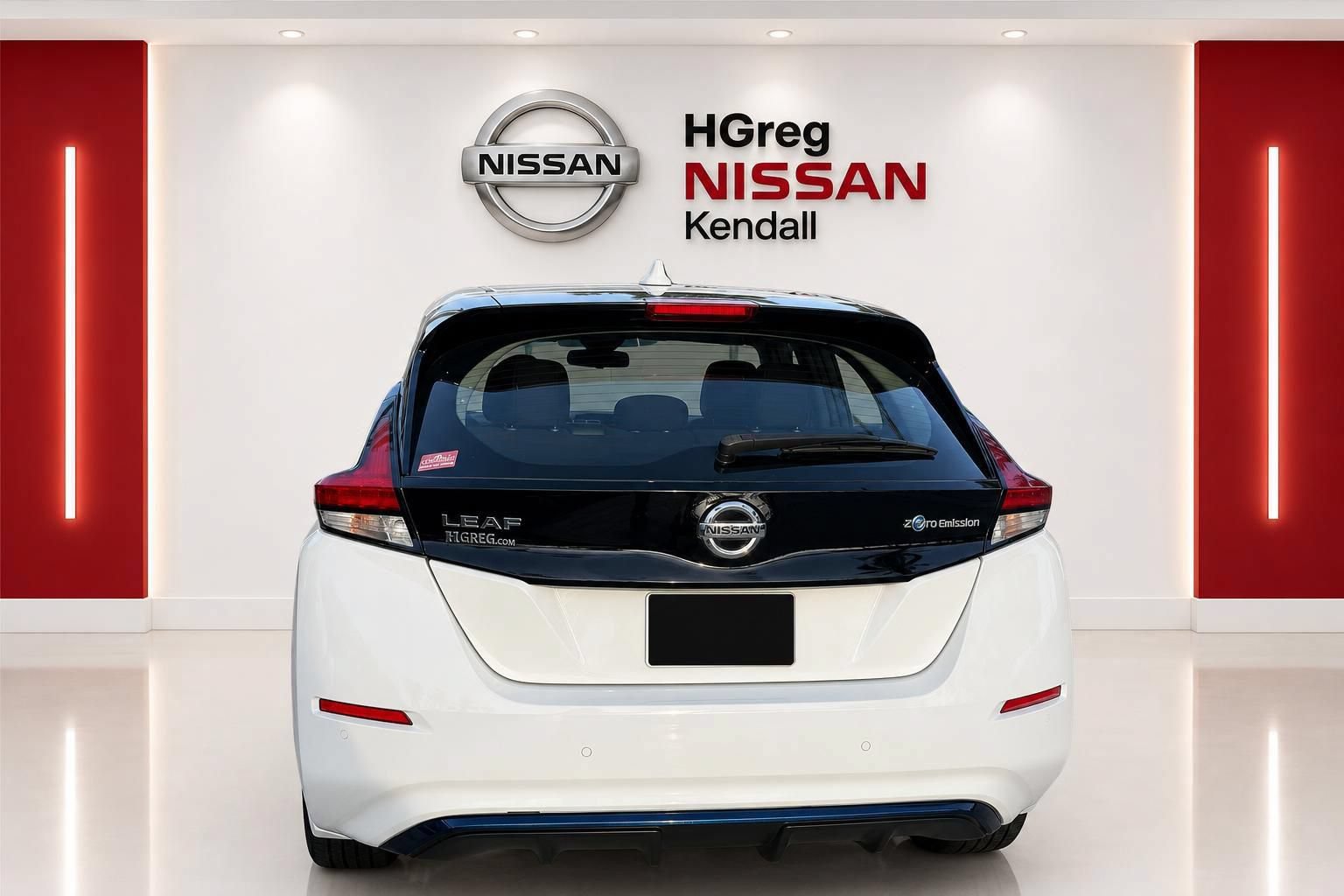 Used 2022 Nissan Leaf S FWD image 2
