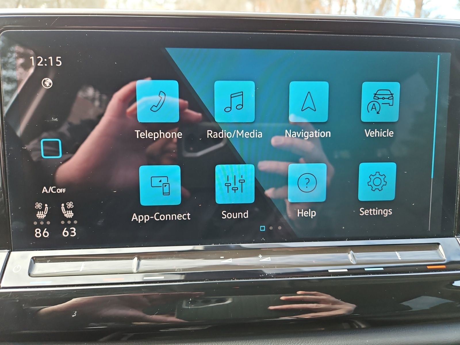 Used 2024 Volkswagen Atlas SE image 29