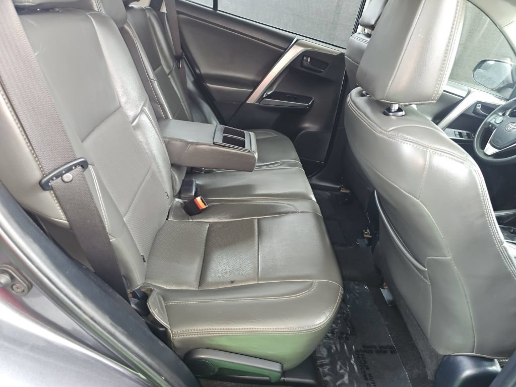 Used 2017 Toyota RAV4 LE FWD image 38