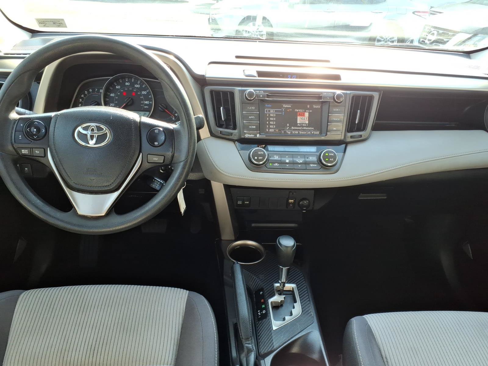 Used 2015 Toyota RAV4 XLE AWD/4WD image 7