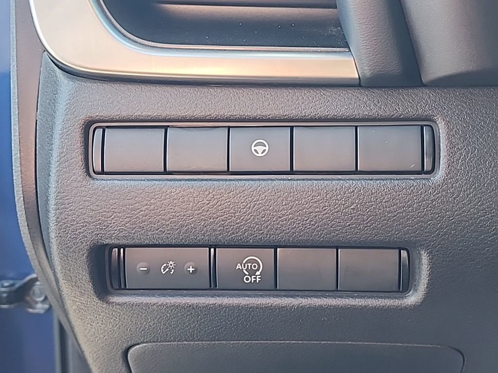 Used 2023 Nissan Rogue SV image 21